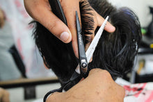 Load image into Gallery viewer, Haryali Black Professional 6 Inch Hair Cutting Thinning Scissors Set - HARYALI LONDON